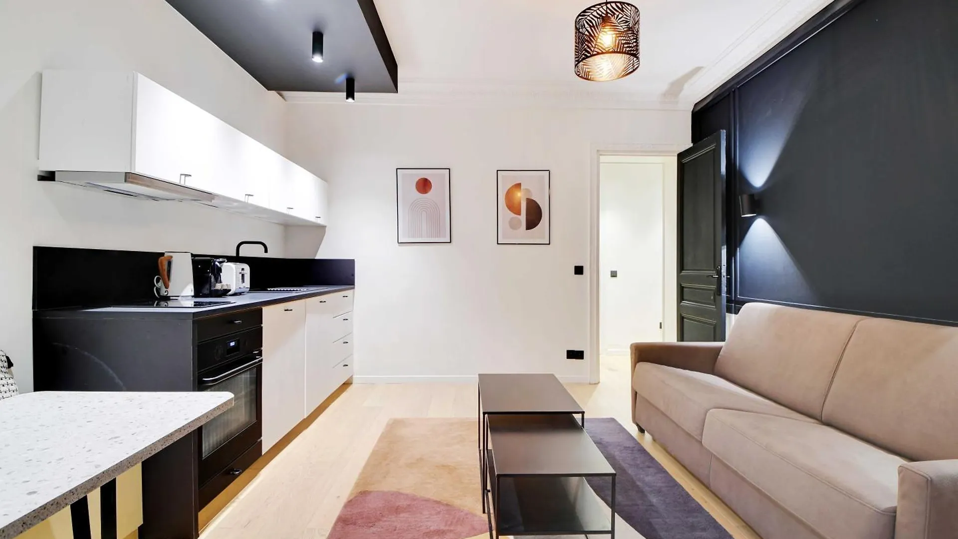 פריז Chic Apartment - 1Br-4P - Trocadero