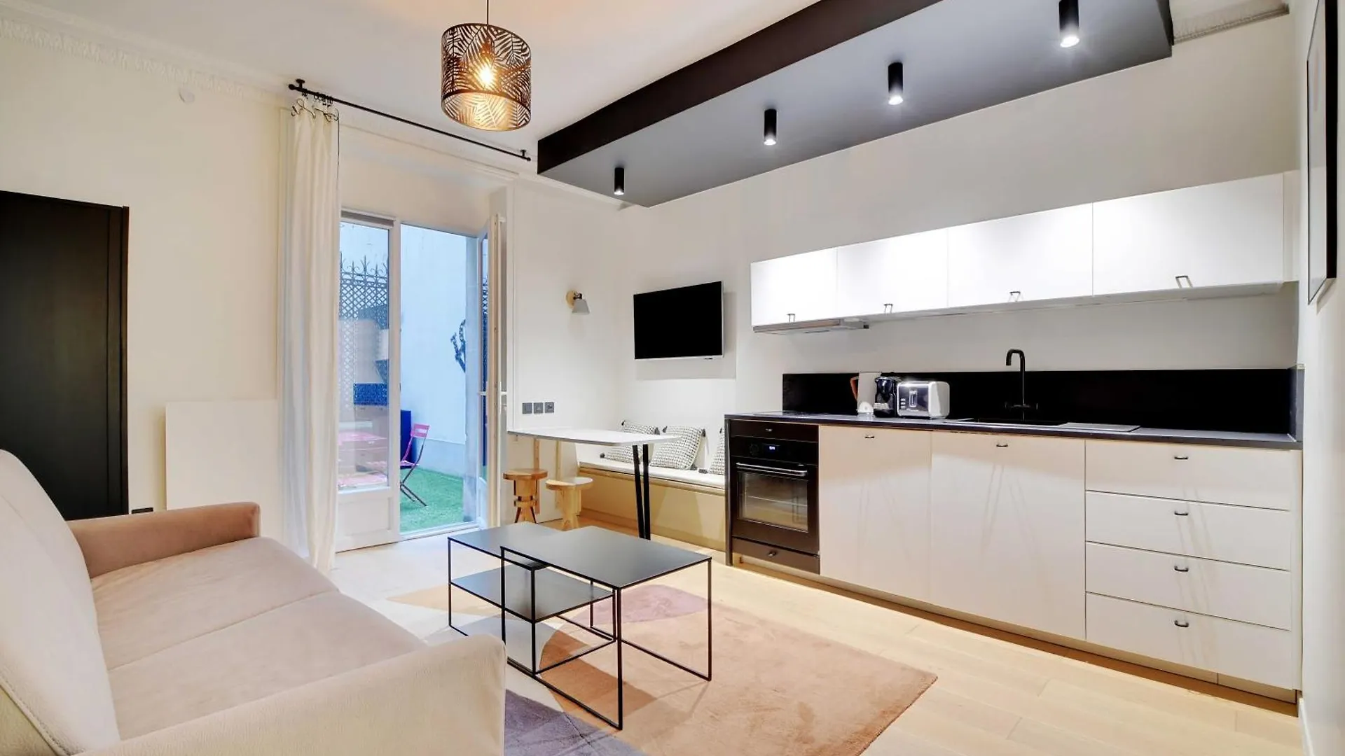 פריז Chic Apartment - 1Br-4P - Trocadero
